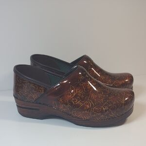 Dansko Brown Scripted Mules Size EU 40